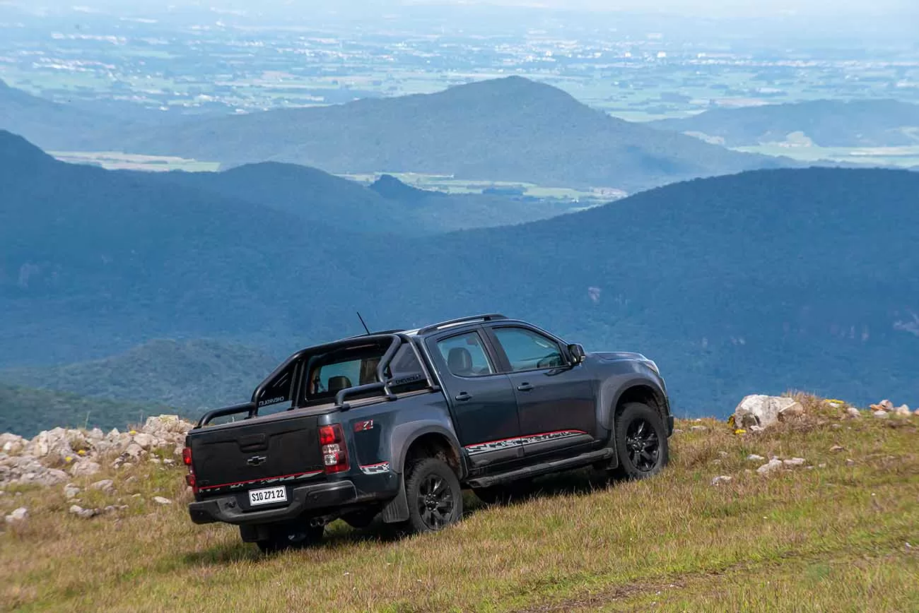 Com opções que vão desde modelos de trabalho robustos até picapes de alto desempenho e luxo, a S10 se destaca como uma escolha versátil e capaz de satisfazer uma ampla gama de gostos e necessidades.