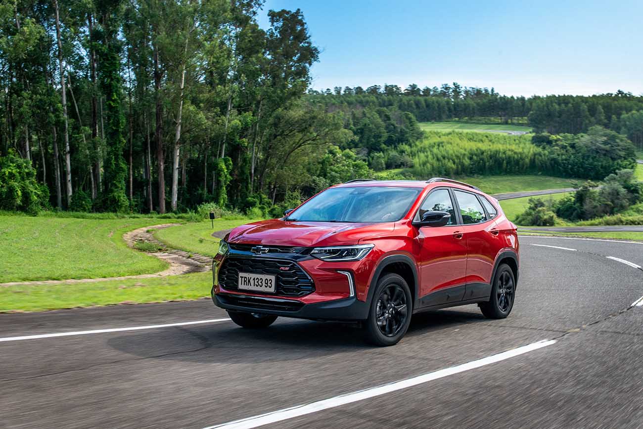 A Chevrolet Tracker RS é um SUV compacto que tem atraído a atenção de consumidores em busca de um veículo versátil, eficiente e repleto de recursos.