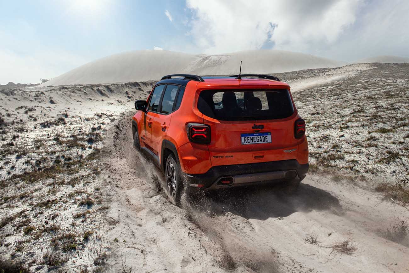 O Jeep Renegade, na categoria B-SUV, registrou 3.249 unidades vendidas em outubro, elevando seu total para 39.928 unidades no ano de 2023.