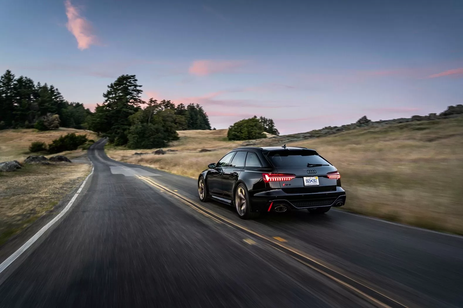 A Audi do Brasil tem o prazer de anunciar a chegada do novo Audi RS 6 Avant Performance ao mercado brasileiro.