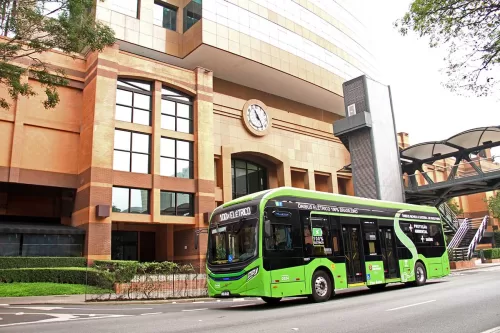 Conheça o ônibus elétrico da Volvo que vai circular em São Paulo