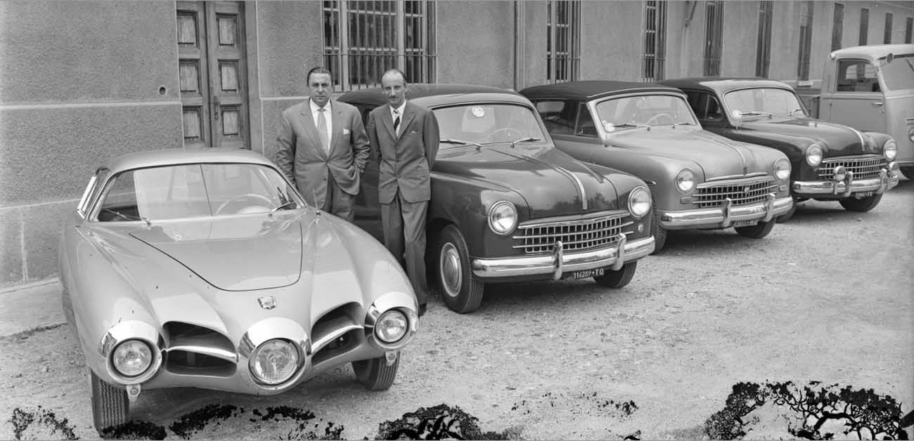 O Abarth 1500 Coupé/Biposto de 1952 projetado por Bertone, junto de Carlo Abarth e Carlo Scagliarini.