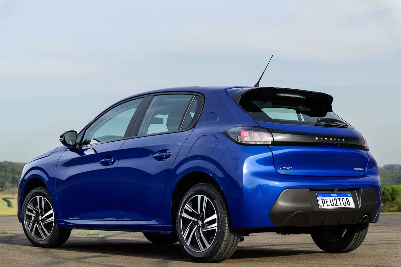 O Peugeot 208 é um hatch compacto versátil, oferecido em diversas versões para atender diferentes perfis de motorização e equipamentos.