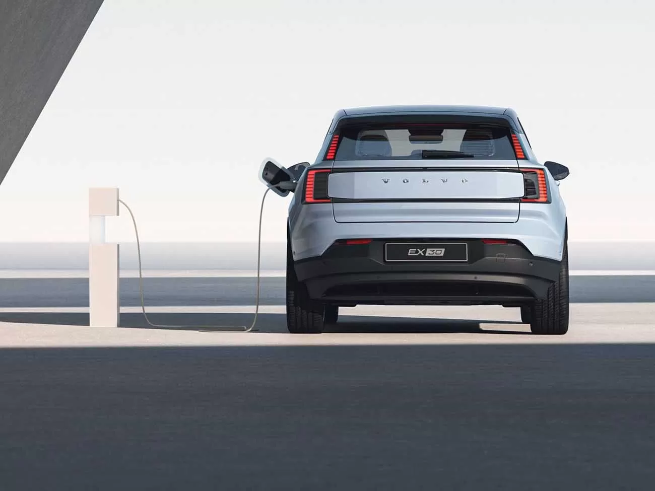 A iniciativa da Volvo Cars está alinhada com as recomendações do relatório, especialmente no que diz respeito à transição para veículos elétricos como uma forma eficaz de reduzir as emissões na indústria automotiva.