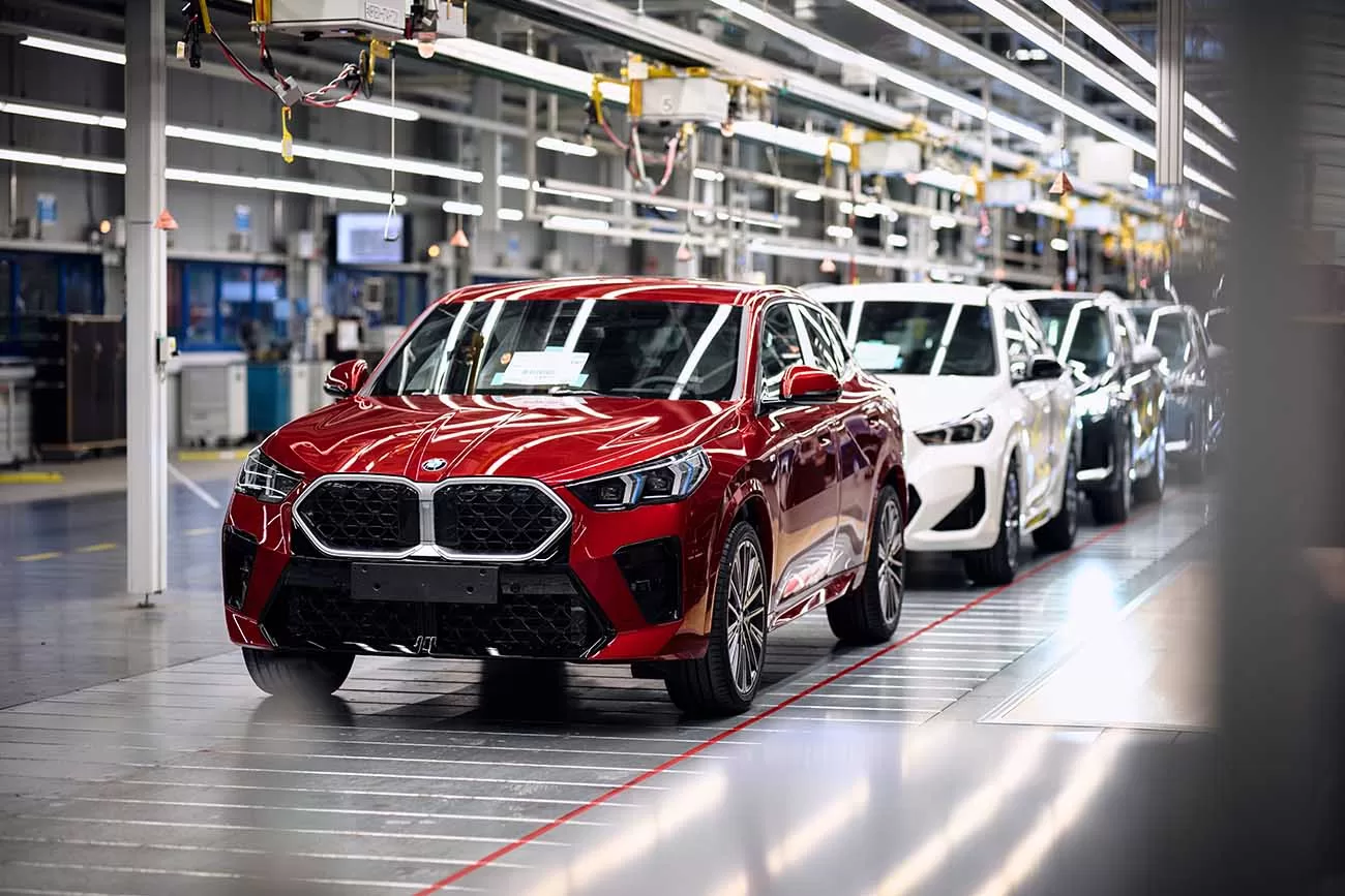 Em 2024, os brasileiros serão agraciados com a chegada dos tão esperados BMW X2 e iX2. Esses lançamentos prometem uma nova era de mobilidade, oferecendo opções atraentes, desde motores tradicionais até veículos elétricos.