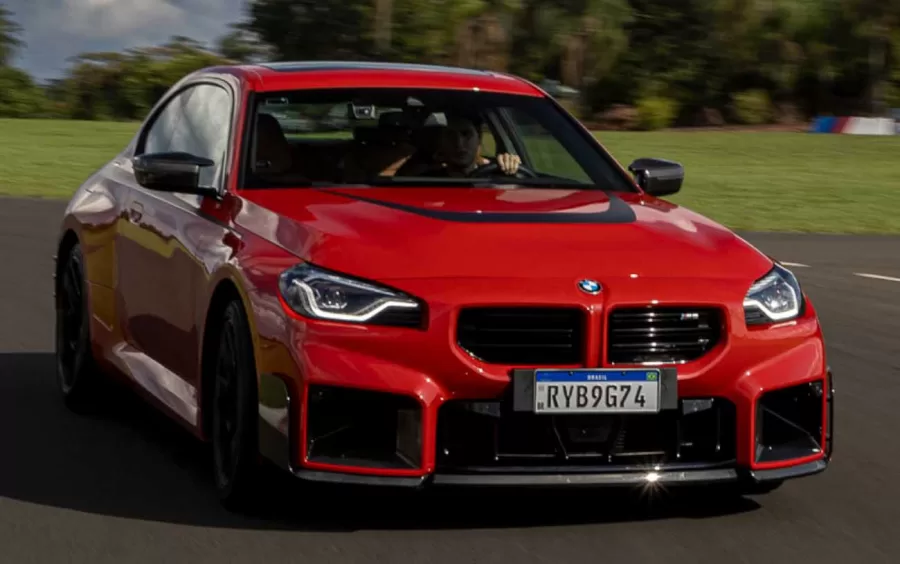 carros de corrida na pista, elementos de corrida de carros