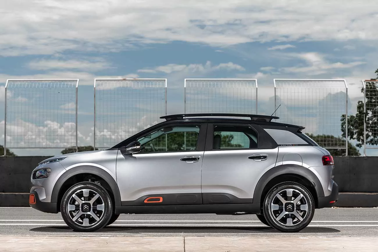 O Citroën C4 Cactus é um SUV compacto com motor potente e eficiente, perfeito para uma direção suave e confortável.