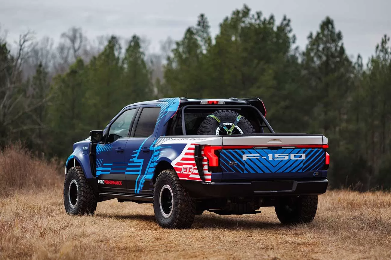 Inovação em Competição: Desenvolvida pela Ford Performance, a Switchgear é um banco de testes em competições off-road, liderando a revolução elétrica.