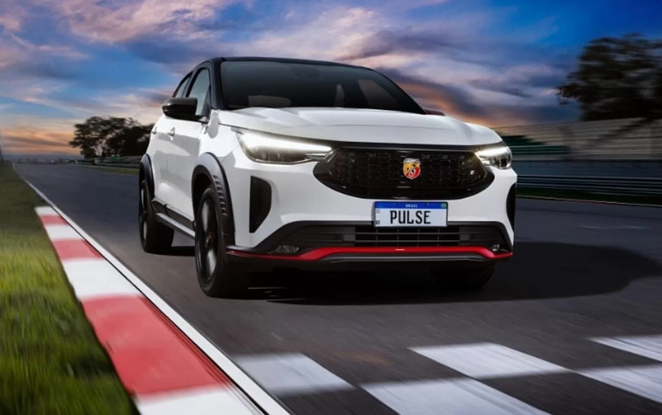 O desempenho deste Fiat Pulse Abarth 1.3 Turbo 2024 impressiona, atingindo até 215 km/h de velocidade máxima e uma aceleração de 0-100 km/h em apenas 7,6 segundos.