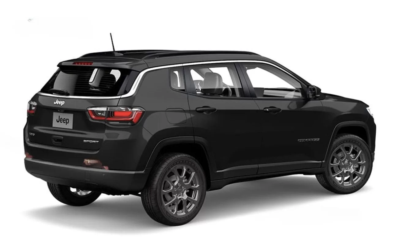 Design: O design moderno e robusto do Compass Sport 1.3 reflete sua personalidade aventureira e seu posicionamento como um SUV urbano premium.