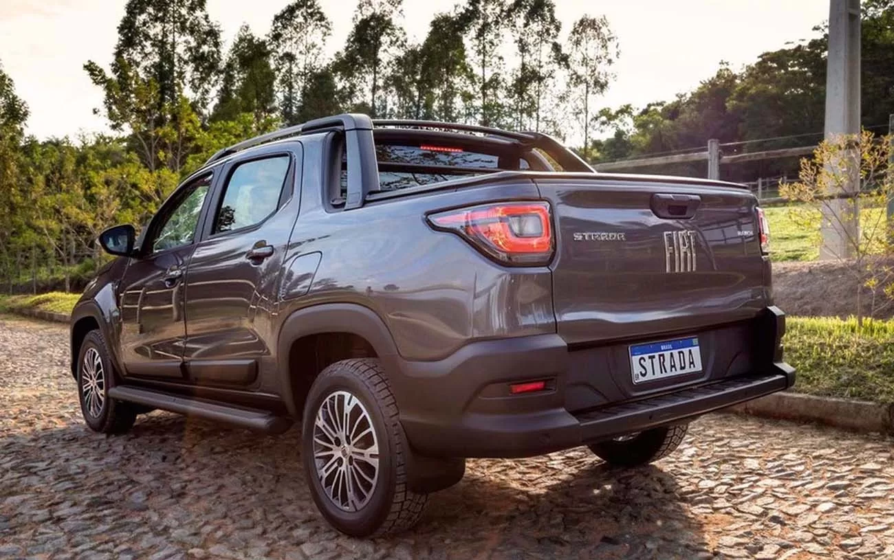 Desempenho: A Fiat Strada Volcano 1.3 CD 2023 atinge uma velocidade máxima de 168 km/h e acelera de 0 a 100 km/h em 11,2 segundos.