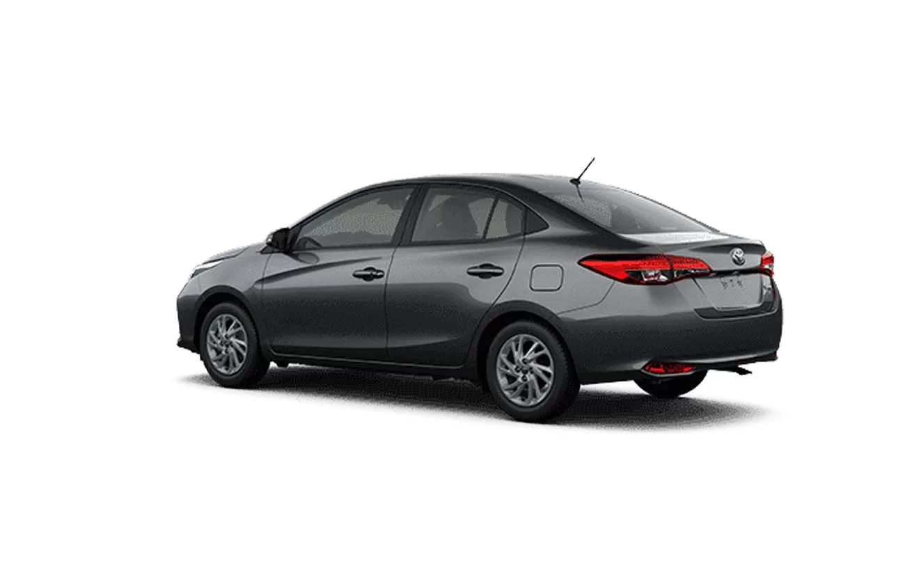 Todas as versões são equipadas com um motor 1.5 L e transmissão CVT de 7 marchas, garantindo eficiência e desempenho.(Toyota Yaris Sedan XLS 2025)