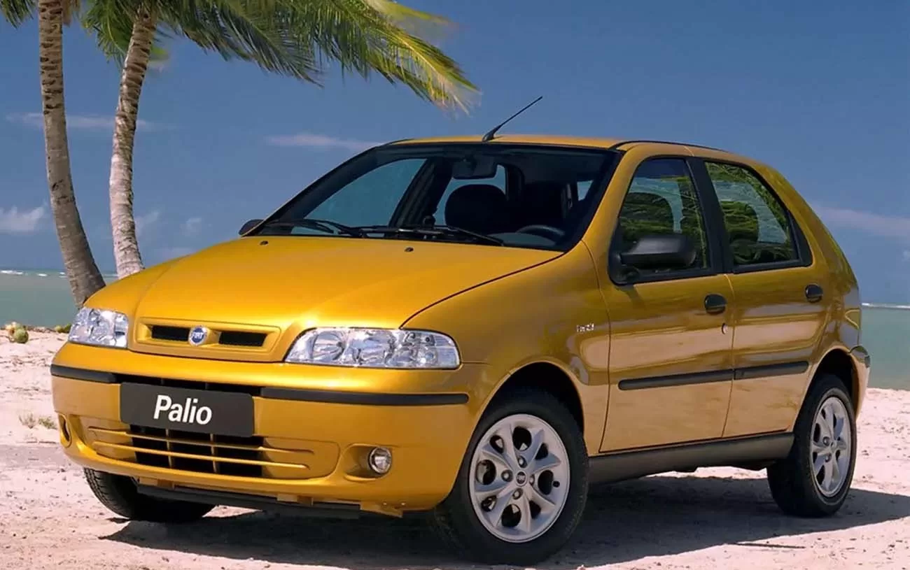 O Fiat Palio EX 1.3 8V 2003 é compacto e prático para o uso urbano. Oferece motor Fire 1.3 de 67 cv, tração dianteira e câmbio manual de cinco marchas, ideal para o dia a dia.