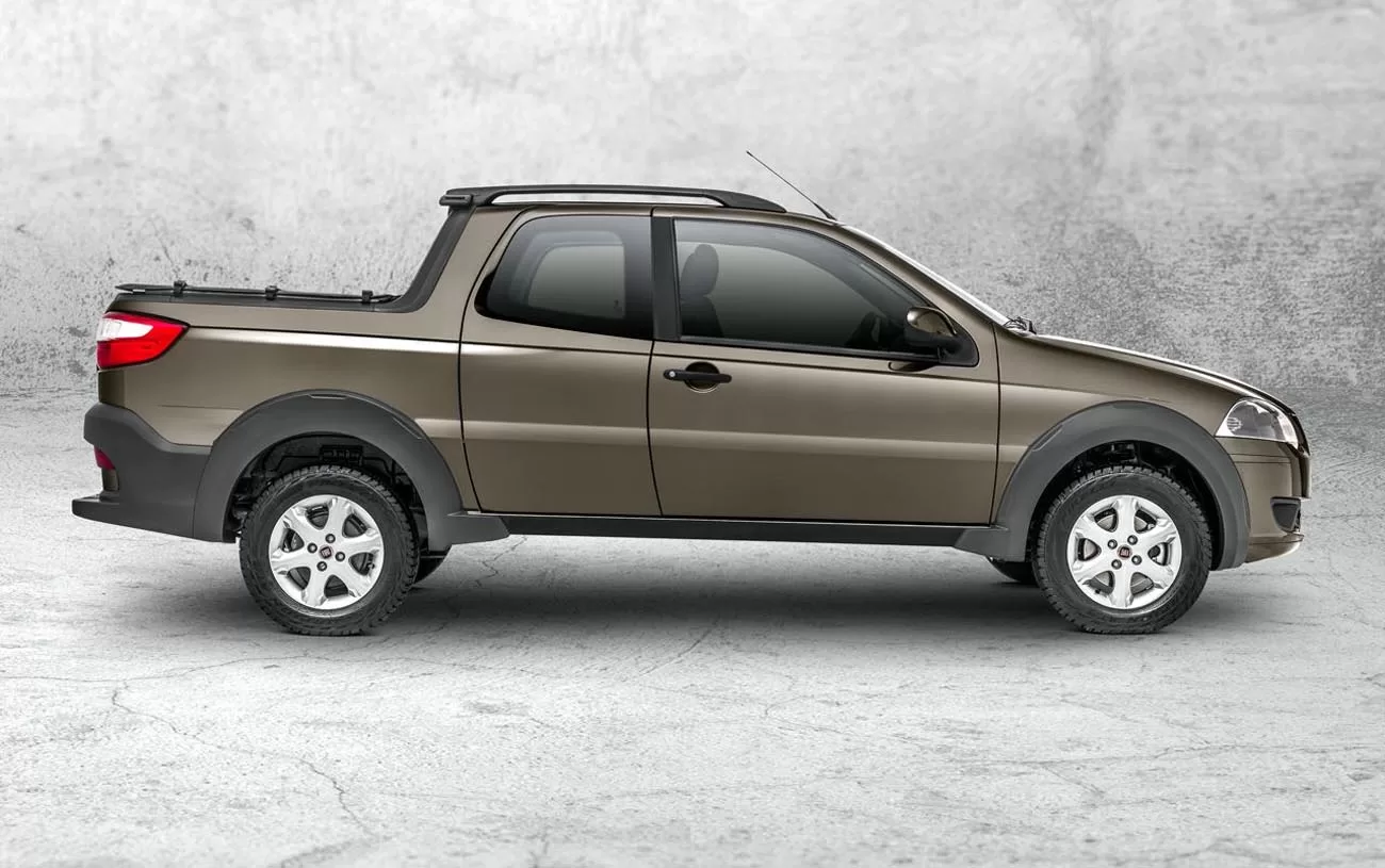 A Fiat Strada Trekking 1.6 16V CD 2015 oferece motor 1.6 flex com 117 cv e torque de 16,8 kgfm. É ideal para quem busca desempenho consistente e versatilidade no uso urbano e profissional.