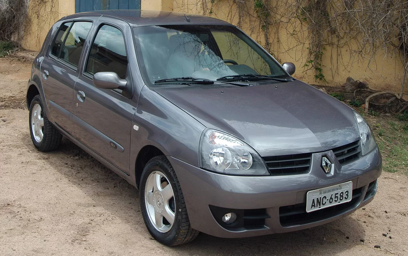 O Renault Clio 1.6 16V 2007 é ideal para quem busca um hatch compacto, econômico e ágil. Oferece motor flex com potência de 115 cv e aceleração de 0 a 100 km/h em 9,3 segundos.