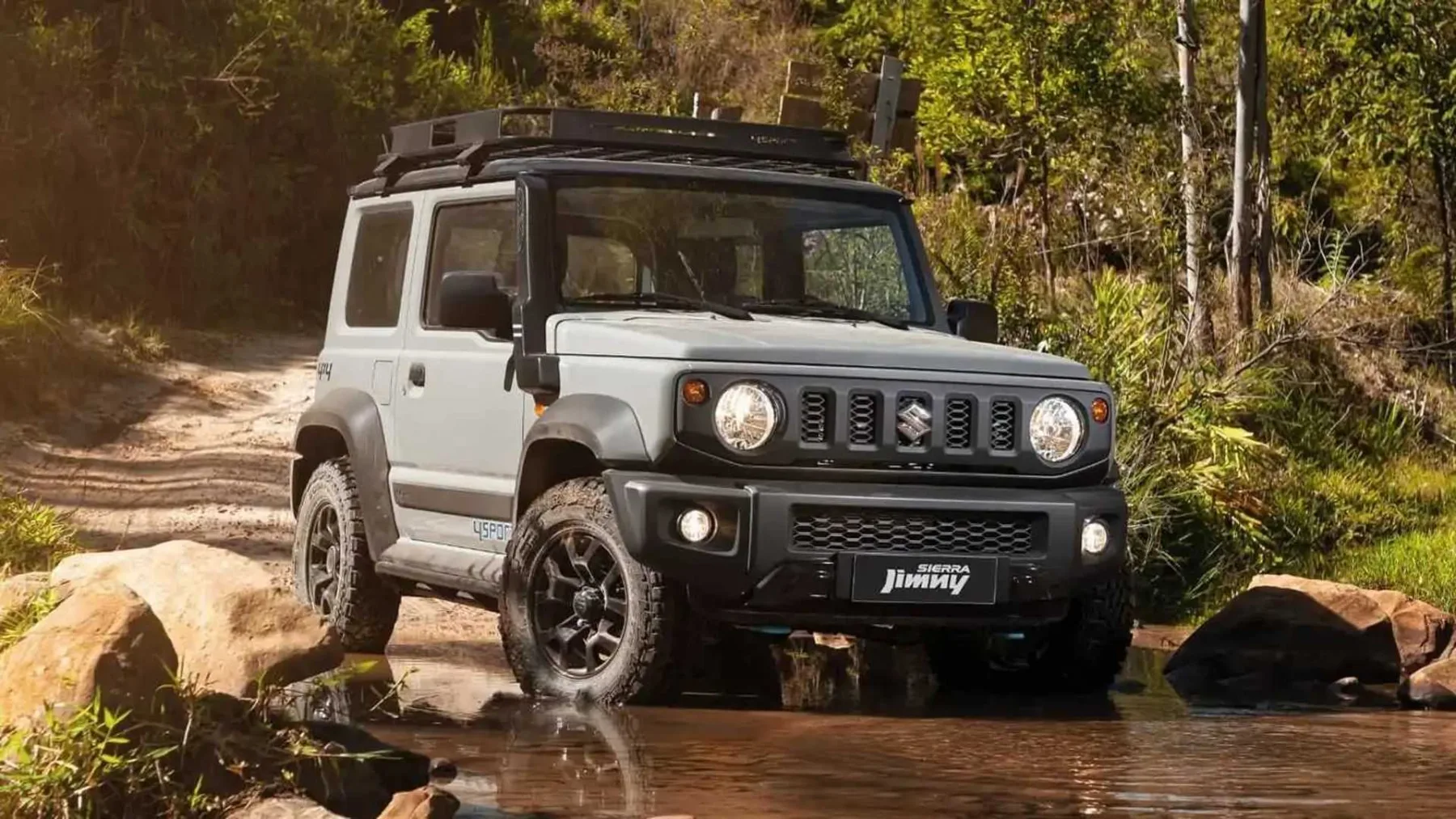 O Suzuki Jimny Sierra 4Sport 2023 é um jipe compacto e valente, perfeito para quem adora trilhas. No asfalto, ele até se vira, mas o consumo e o espaço são desafios para o dia a dia.