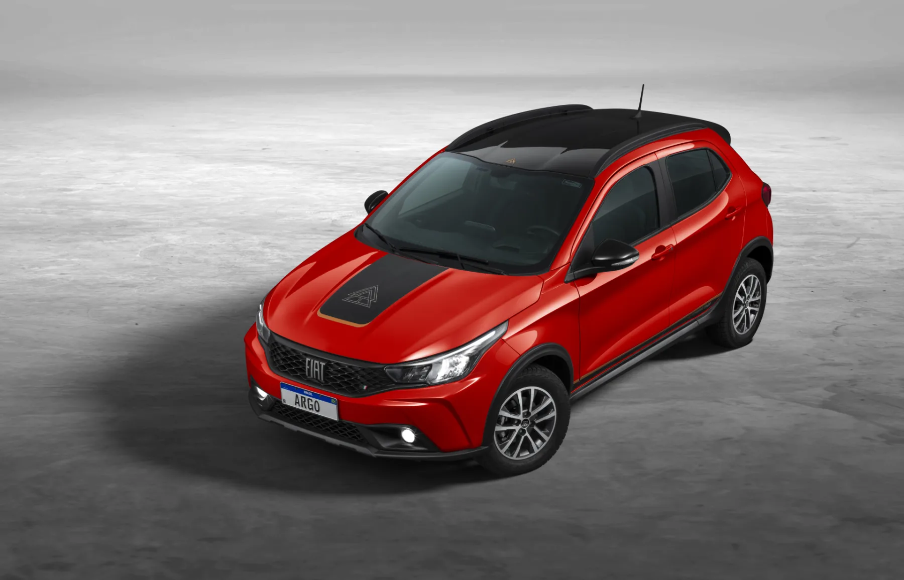 Com 550 mil unidades vendidas, Fiat Argo segue como um dos hatches mais populares do Brasil.