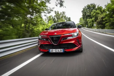 Alfa Romeo Junior: como o primeiro elétrico da marca redefine o conceito de SUV ao se apresentar como hatch