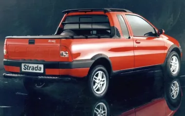 Potência e desempenho do Fiat Strada Working 1.5 CE 2001; confira fotoa e ficha técnica