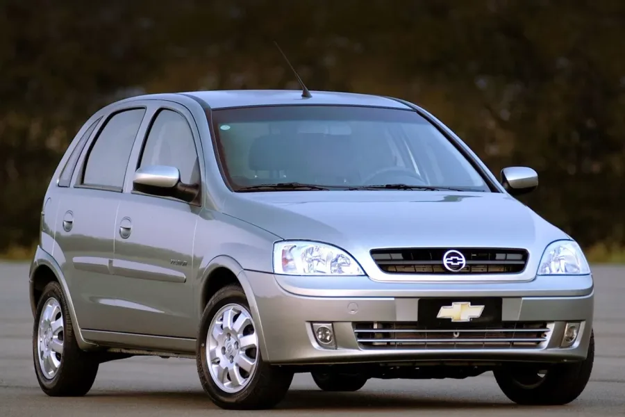 Hatch raiz: o que esperar do Corsa 1.8 2003 hoje; confira fotos e ficha técnica