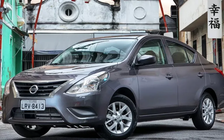 Quanto custa um Nissan Versa 2015 1.6 16V SV Flex Manual no mercado de usados; confira ficha técnica completa