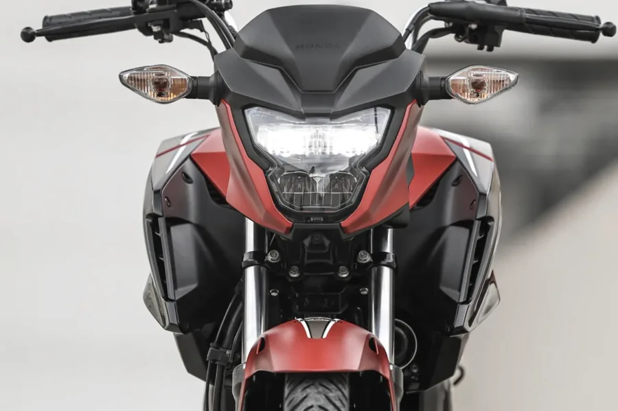 Honda CG 160 50 Anos chega por R$ 20.976 e aposta na nostalgia em 2026