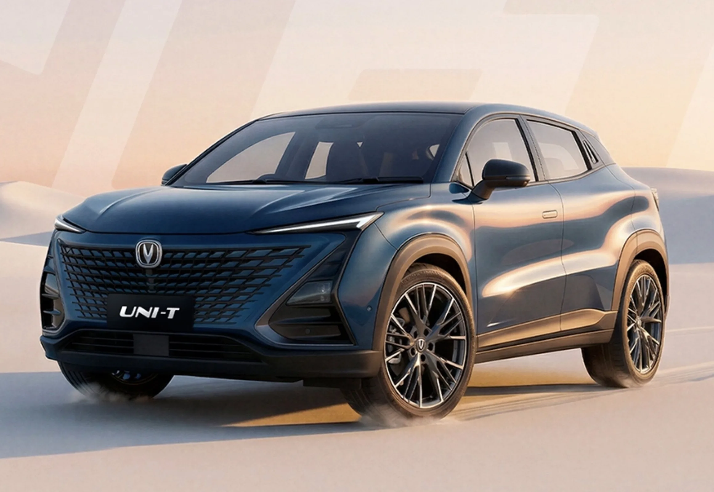 Motor 1.5 turbo flex entrega 180 cv e 29,2 kgfm já a 1.500 rpm, garantindo resposta imediata no trânsito e força constante na estrada, com desempenho que não passa despercebido