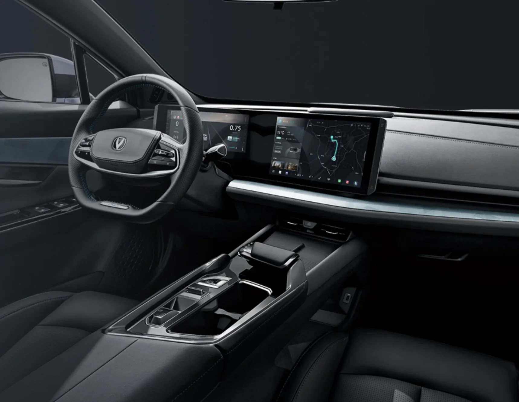 O pacote impressiona: teto panorâmico, bancos elétricos com ventilação, câmeras 360 e piloto adaptativo mostram uma proposta acima do padrão comum