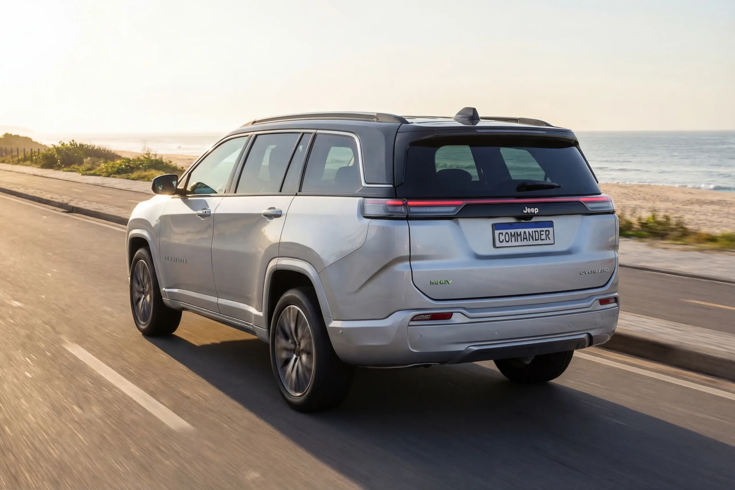 Mesmo com mudanças, o Commander mantém perfil familiar com sete lugares e espaço versátil, sem mexer no que já funcionava desde o lançamento