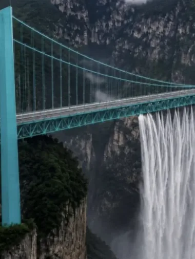 China transforma problema subterrâneo em construção de ponto nna maior cachoeira artificial do mundo