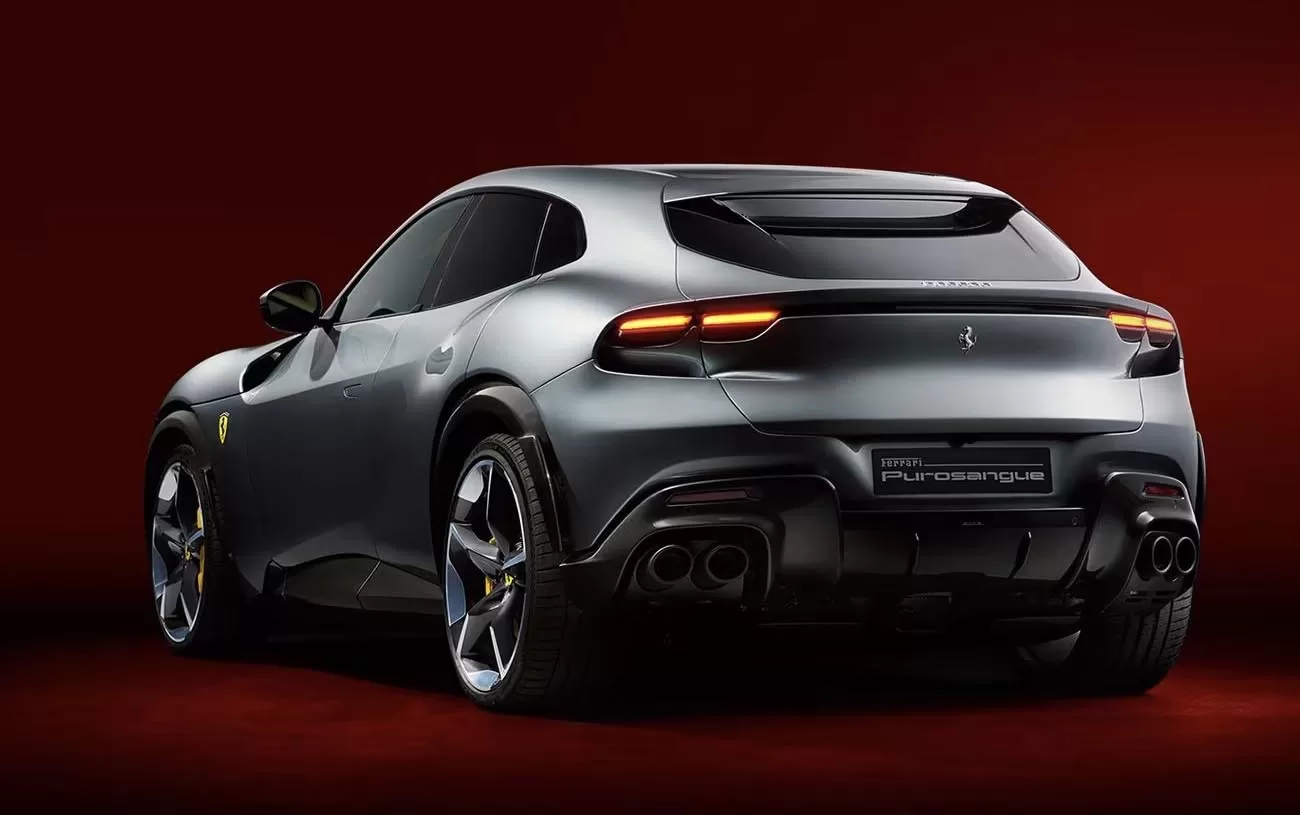 Ele pesa mais, leva quatro pessoas e bebe combustível como poucos, mas esconde sob o capô um V12 de 725 cv e virou um dos carros mais disputados da Ferrari mesmo custando cerca de R$ 7,7 milhões
