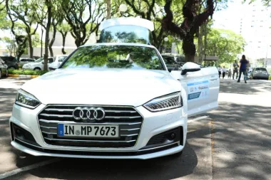 Audi vindo da Alemanha chega ao Brasil para um teste incomum e roda com combustível produzido a partir do esgoto tratado pela Sabesp em Franca