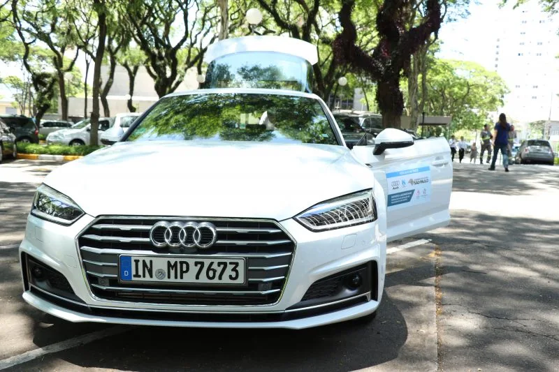 Audi vindo da Alemanha chega ao Brasil para um teste incomum e roda com combustível produzido a partir do esgoto tratado pela Sabesp em Franca