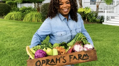 Aos 72 anos e com fortuna de US$ 3,4 bilhões, Oprah Winfrey transforma parte de quase 1.000 acres em Maui em área de cultivo e reencontra na terra a infância vivida com a avó no Mississippi