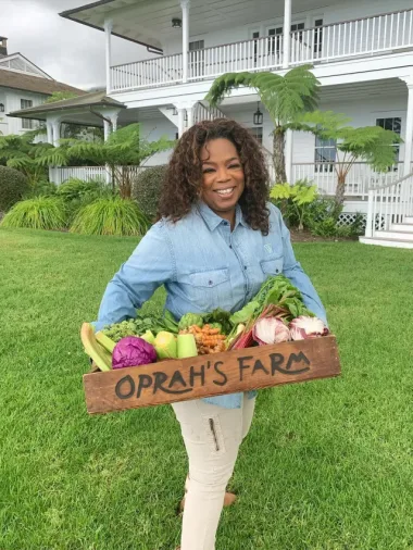 Aos 72 anos, Oprah troca o luxo pela terra e volta às origens